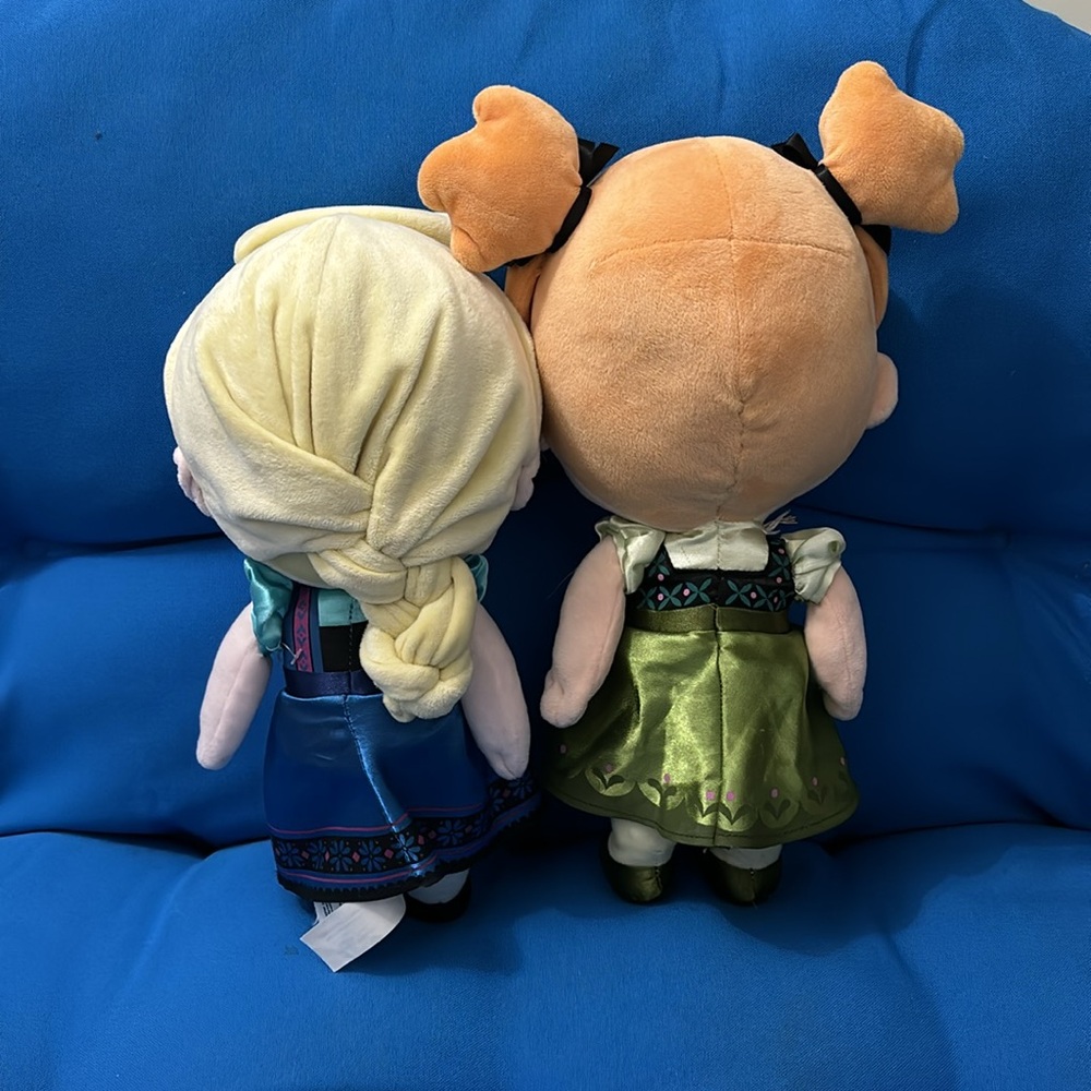 Disney Store Elsa And Anna Dolls Set Of Two Tokyo Unique One Of A KindPieceNWOTS - Picture 2 of 15